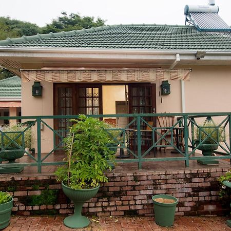 12 Fleetwood Bed & Breakfast Harare Dış mekan fotoğraf